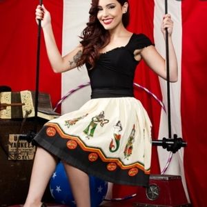 GUC Sourpuss Side Show circle skirt 🧡